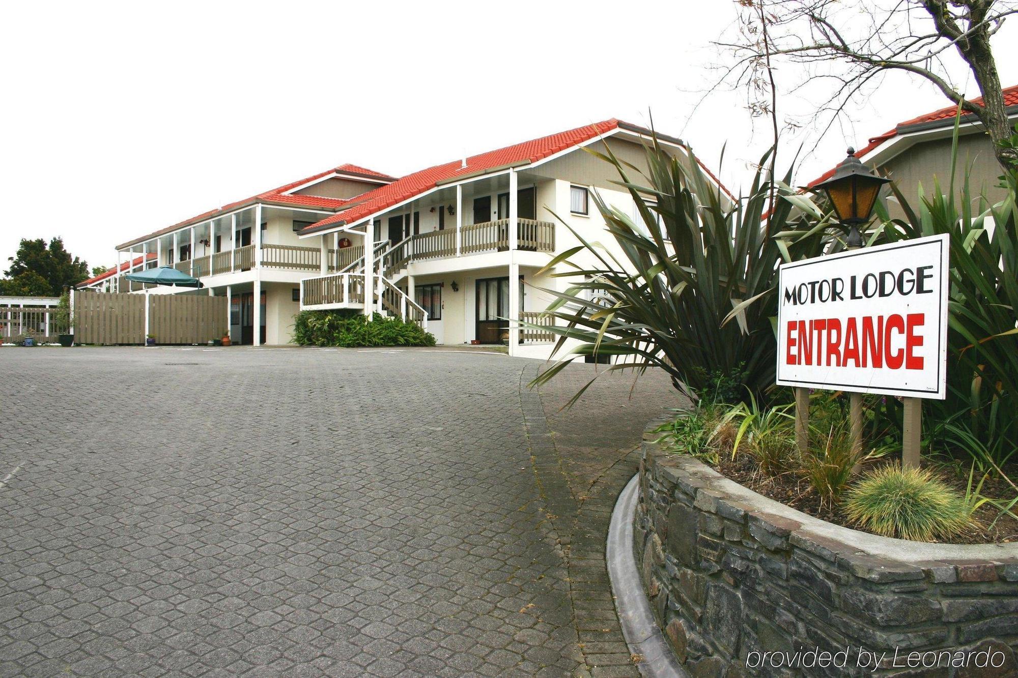 Summit Motor Lodge ตาอูรังกา ภายนอก รูปภาพ