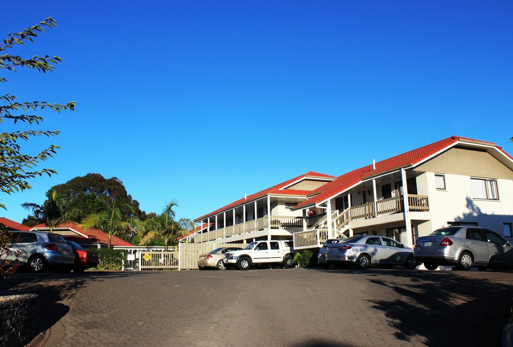 Summit Motor Lodge ตาอูรังกา ภายนอก รูปภาพ